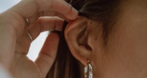 Stříbrné náušnice SWAROVSKI pro dámy Stříbrné náušnice SWAROVSKI pro dámy