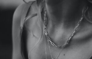 Jak čistit stříbrné dámské náramky Jak čistit stříbrné dámské náramky