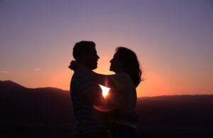 Suki Waterhouse udělal toto rozhodnutí o sexuálním životě před Robertem Pattinsonem – SheKnows