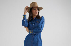 Souhrn nezbytně nutných dámských westernových šatů 2024