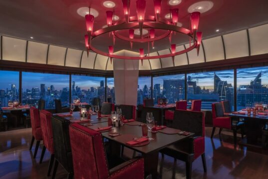 Restaurace a bar Rib Room, Bangkok, Thajsko